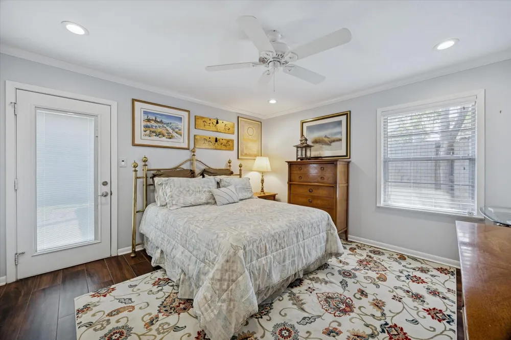 8611 Ferris Drive Houston, TX 77096