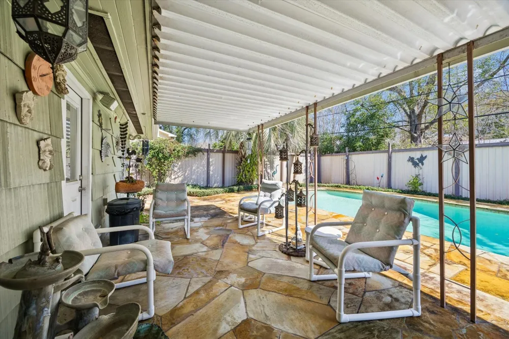 8611 Ferris Drive Houston, TX 77096
