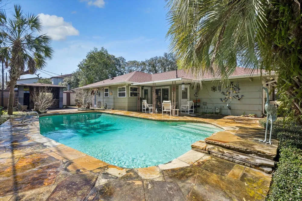 8611 Ferris Drive Houston, TX 77096