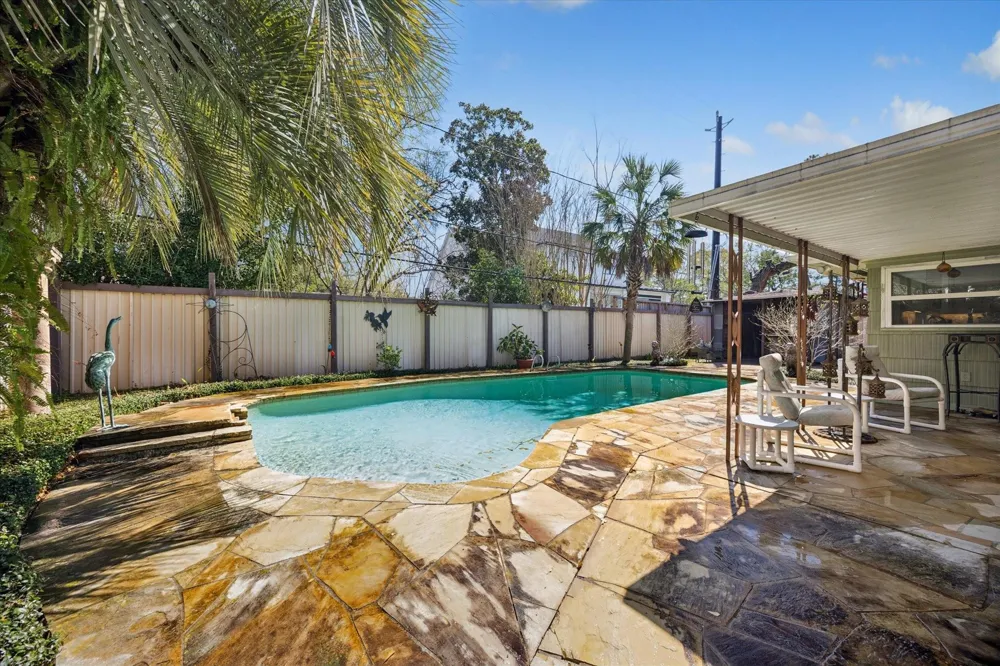 8611 Ferris Drive Houston, TX 77096