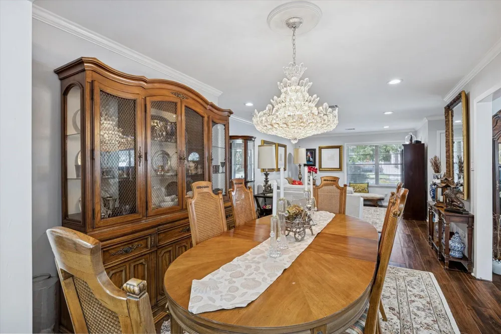 8611 Ferris Drive Houston, TX 77096
