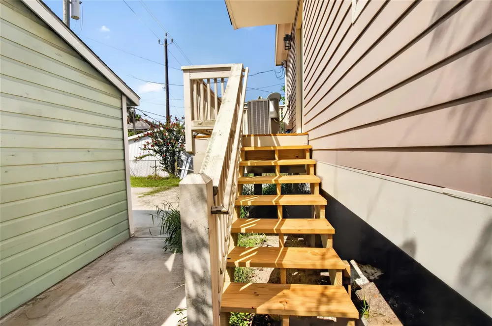 919 Postoffice Galveston, TX 77550