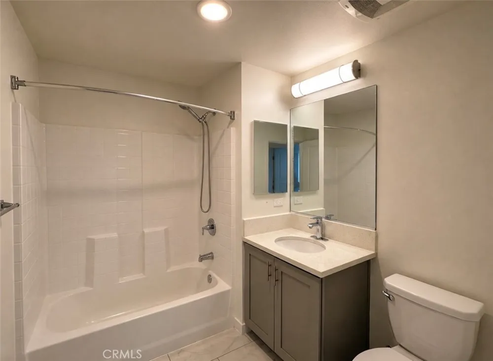 1025 S Berendo Street #511 Los Angeles, CA 90006