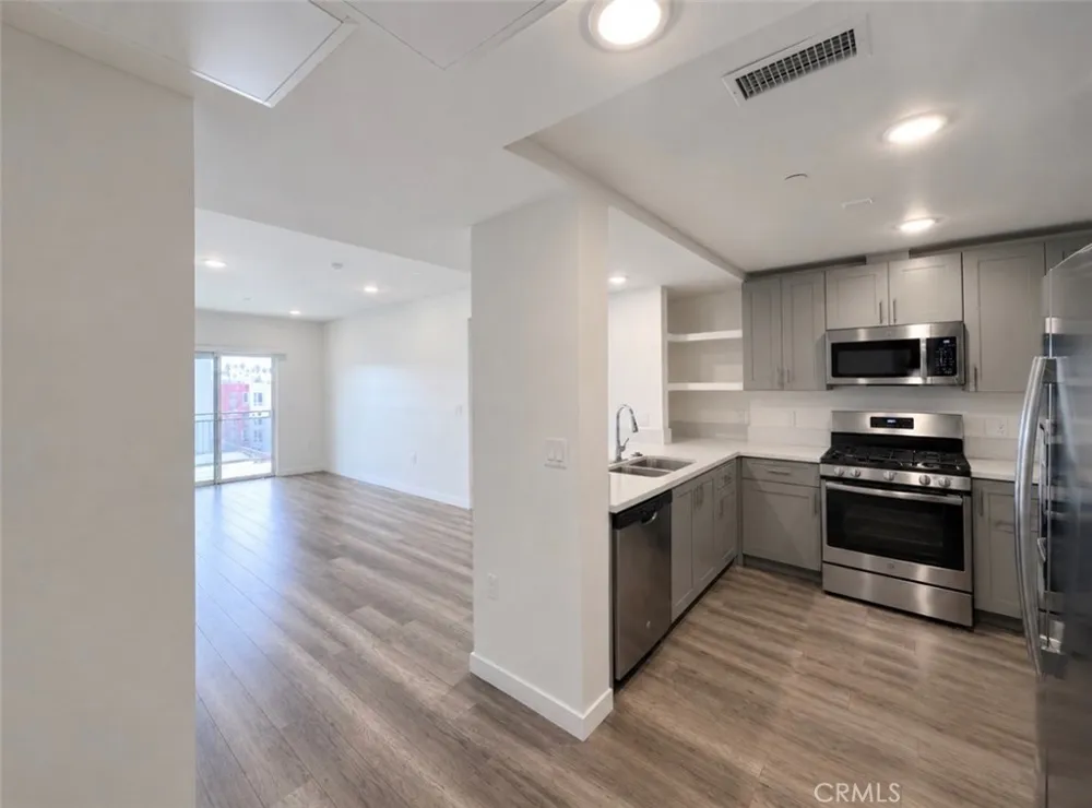 1025 S Berendo Street #511 Los Angeles, CA 90006