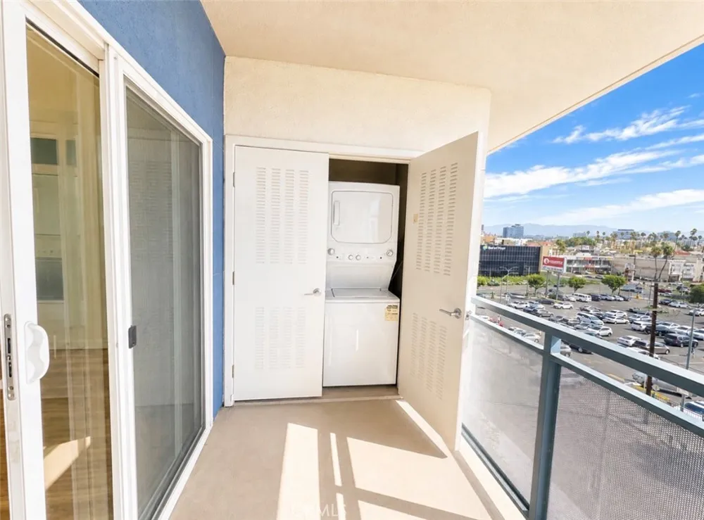1025 S Berendo Street #511 Los Angeles, CA 90006