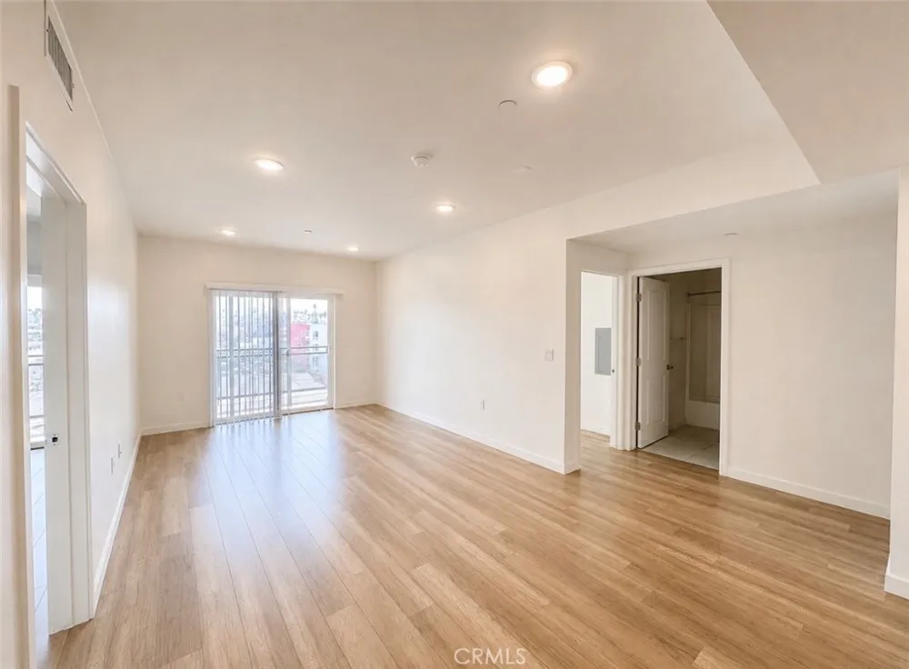 1025 S Berendo Street #511 Los Angeles, CA 90006