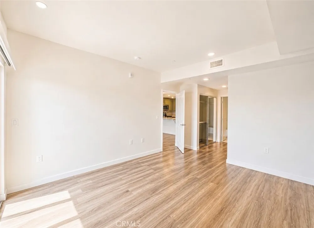 1025 S Berendo Street #511 Los Angeles, CA 90006