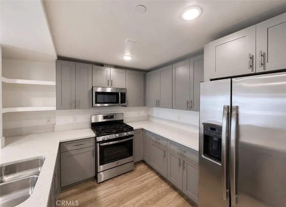1025 S Berendo Street #511 Los Angeles, CA 90006