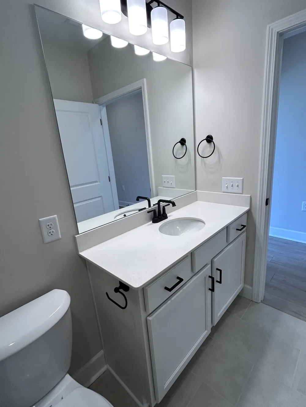 2060 Tollgate Blvd #301 Thompsons Station, TN 37179
