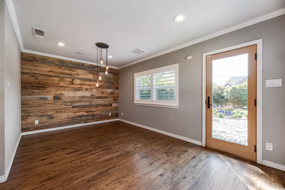 9911 Hurley Way Dallas, TX 75220