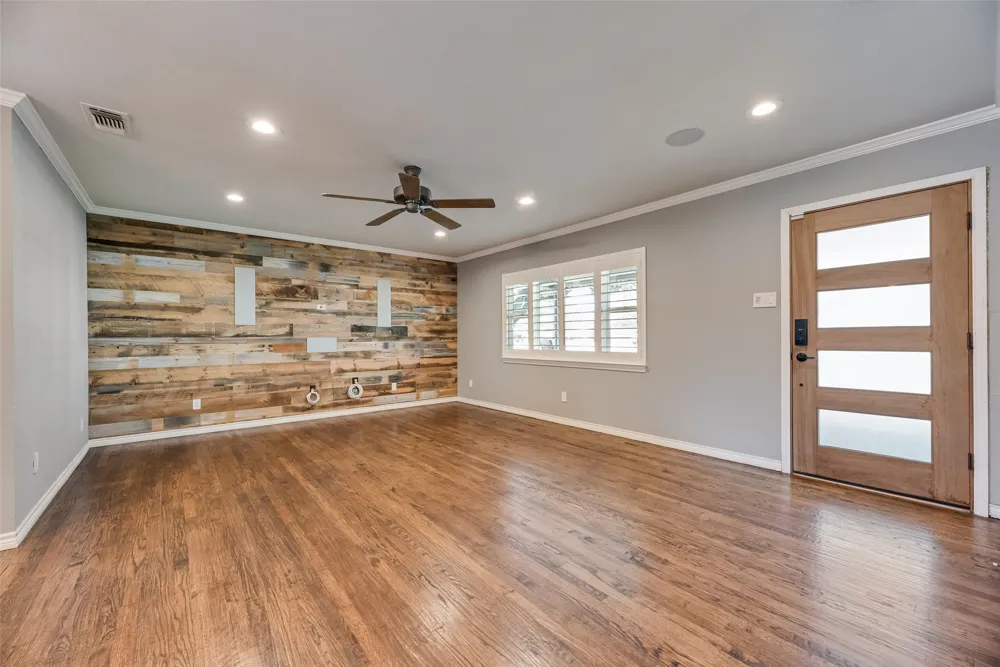 9911 Hurley Way Dallas, TX 75220