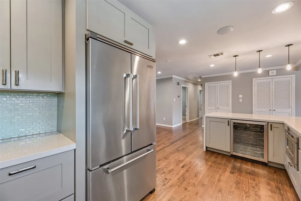 9911 Hurley Way Dallas, TX 75220
