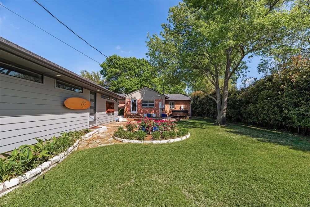 9911 Hurley Way Dallas, TX 75220