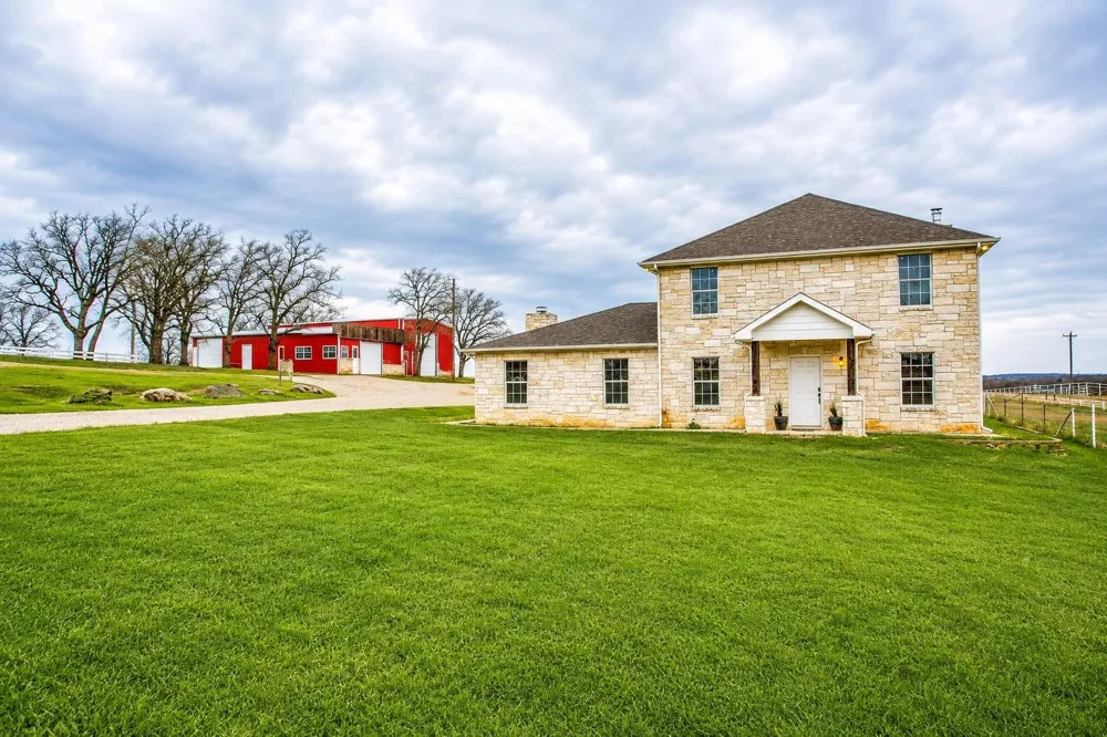 470 County Road 3198 Decatur, TX 76234