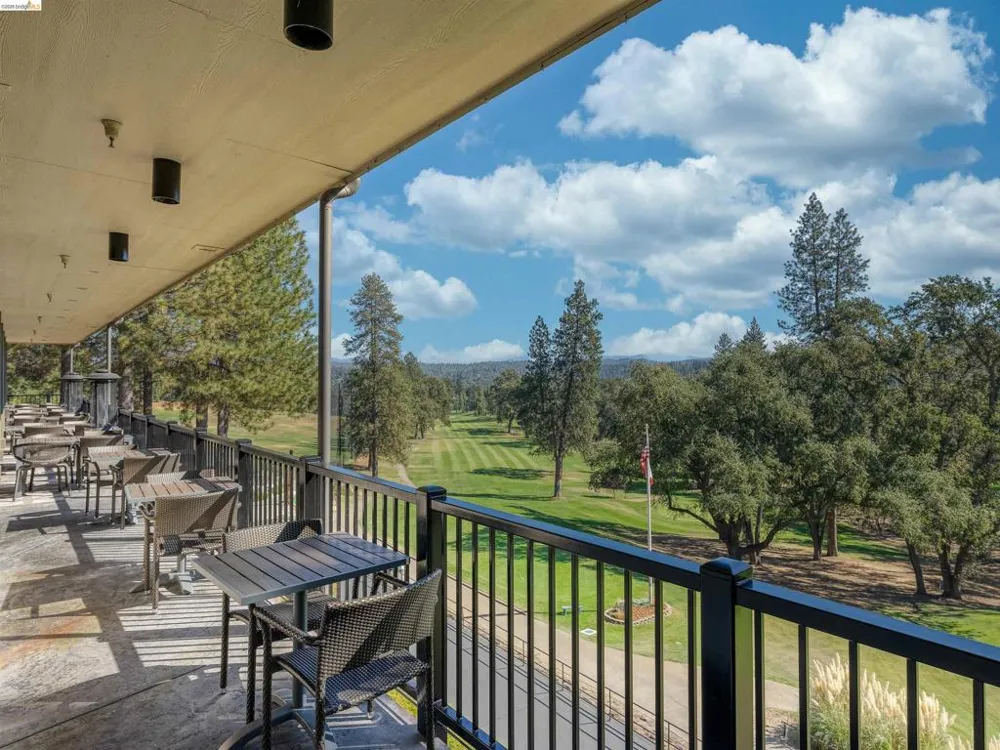 19933 Pine Mountain Dr. Groveland, CA 95321
