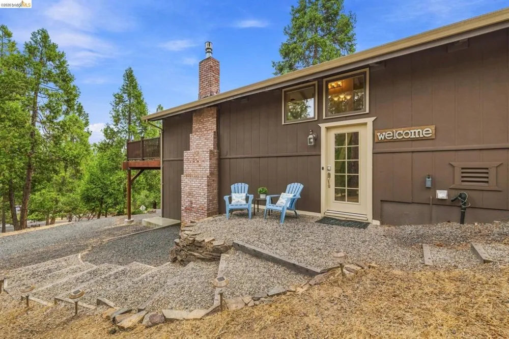 19933 Pine Mountain Dr. Groveland, CA 95321