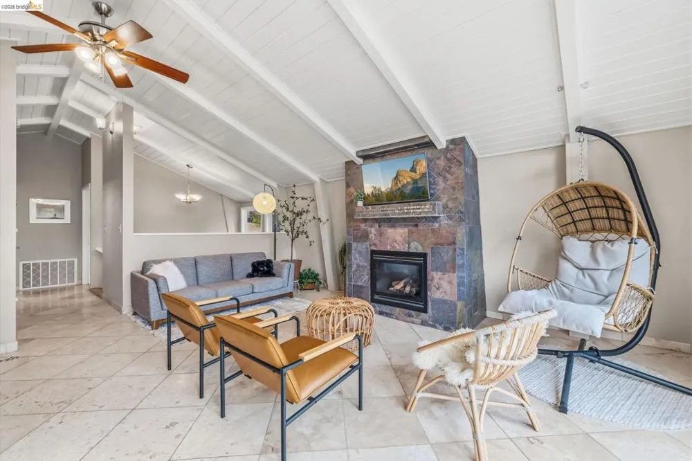 19933 Pine Mountain Dr. Groveland, CA 95321