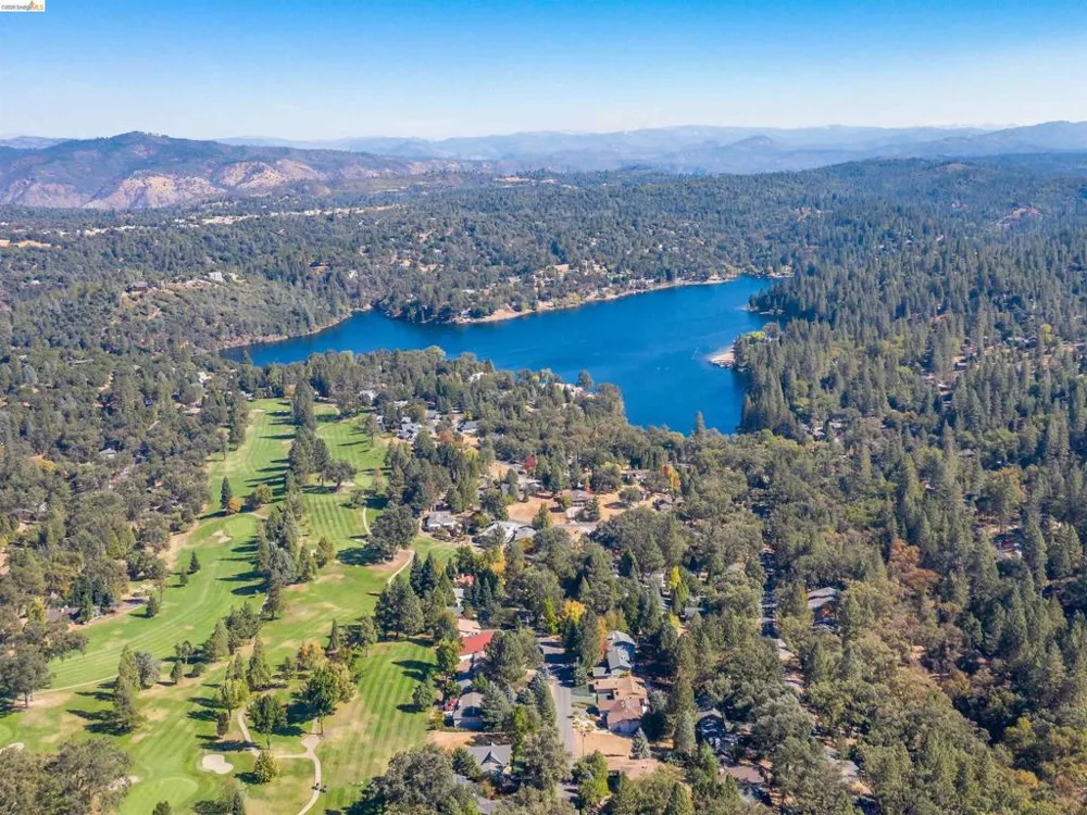 19933 Pine Mountain Dr. Groveland, CA 95321