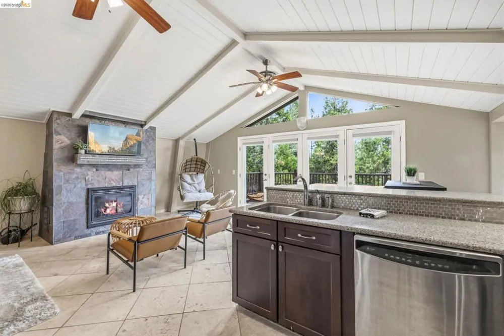 19933 Pine Mountain Dr. Groveland, CA 95321