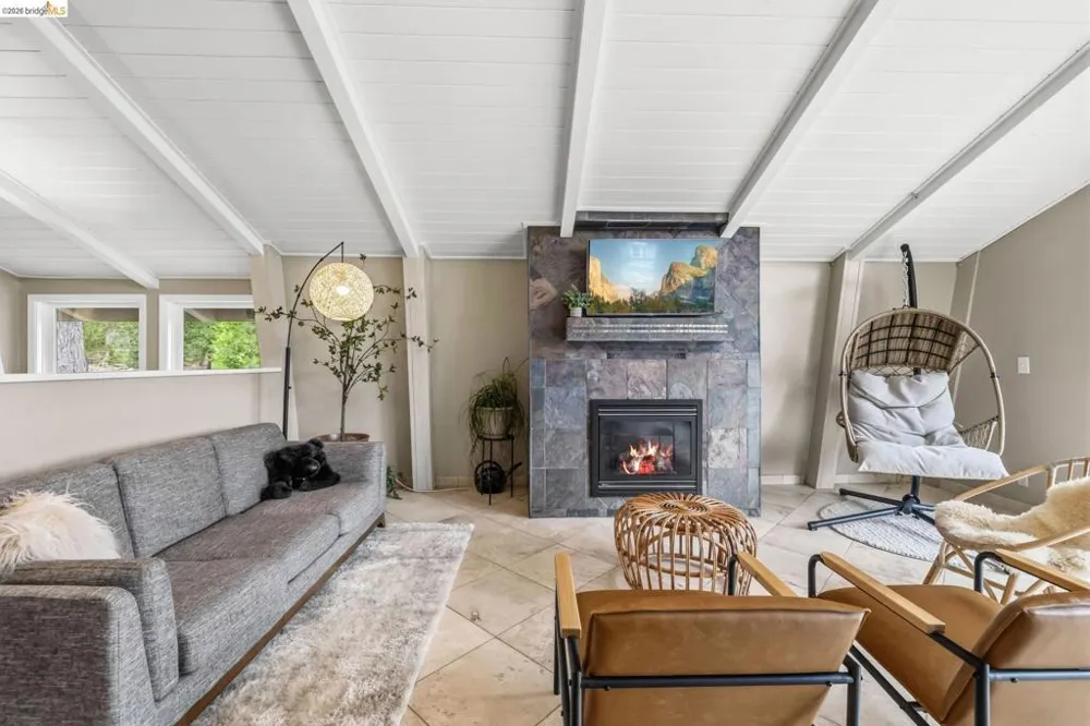 19933 Pine Mountain Dr. Groveland, CA 95321
