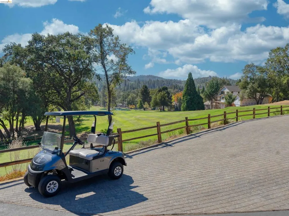19933 Pine Mountain Dr. Groveland, CA 95321