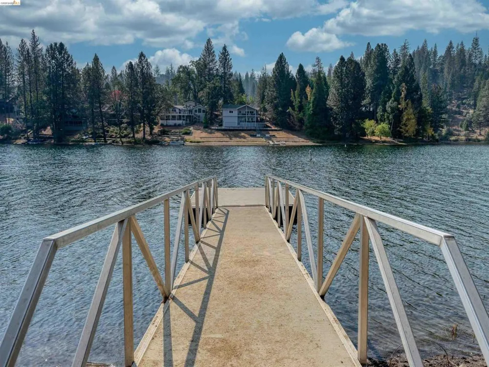19933 Pine Mountain Dr. Groveland, CA 95321