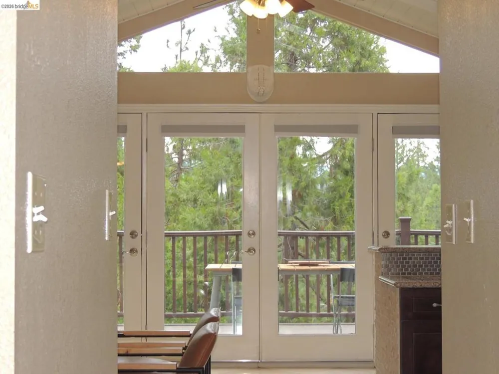 19933 Pine Mountain Dr. Groveland, CA 95321