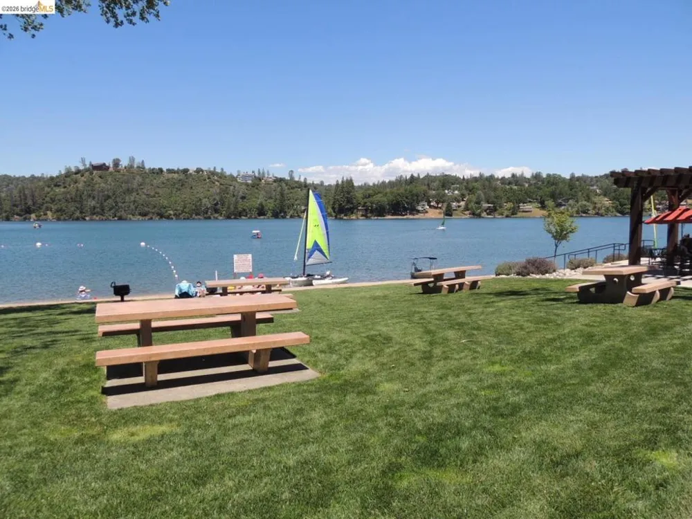 19933 Pine Mountain Dr. Groveland, CA 95321