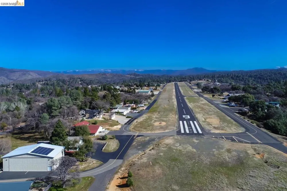 19933 Pine Mountain Dr. Groveland, CA 95321