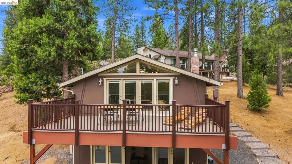 19933 Pine Mountain Dr. Groveland, CA 95321