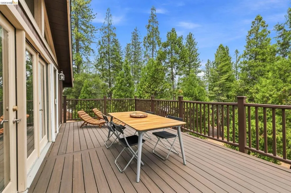 19933 Pine Mountain Dr. Groveland, CA 95321