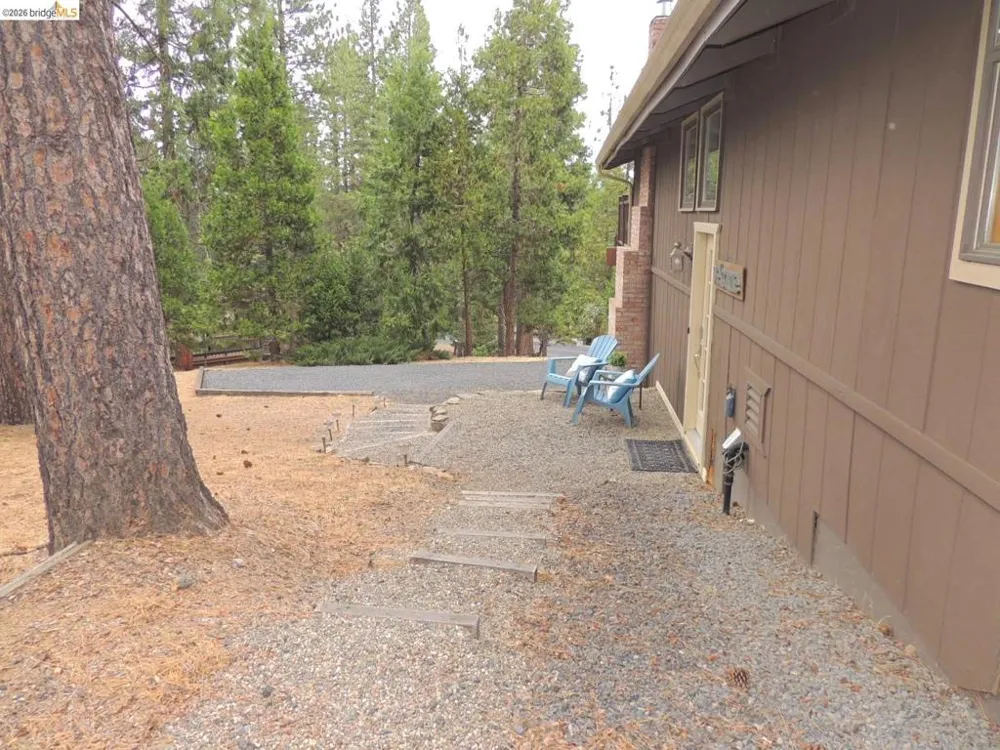 19933 Pine Mountain Dr. Groveland, CA 95321