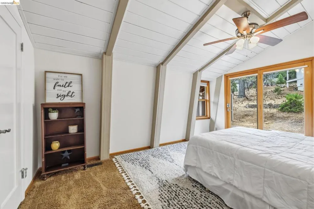 19933 Pine Mountain Dr. Groveland, CA 95321