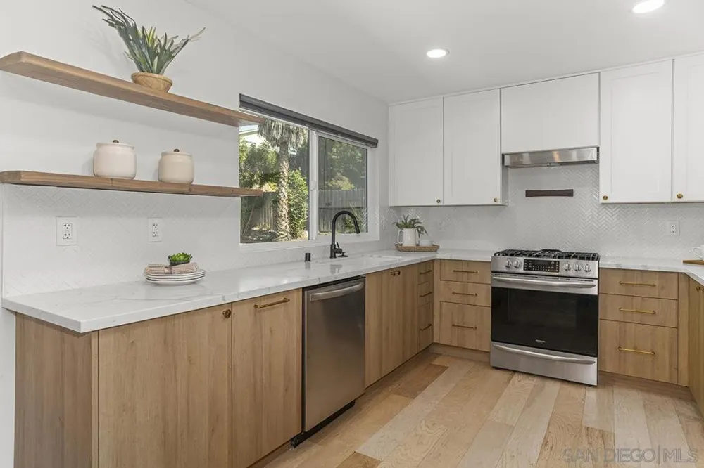 5898 Agee Street San Diego, CA 92122
