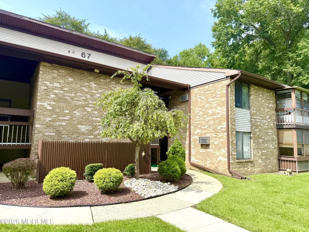 67 Overlook Way #H Manalapan, NJ 07726