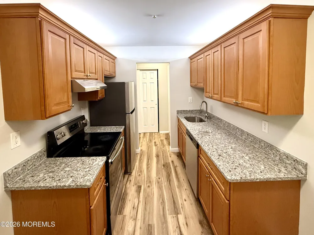 67 Overlook Way #H Manalapan, NJ 07726