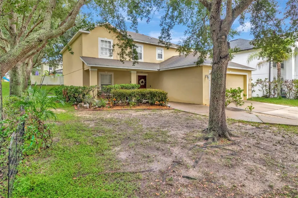 216 TRES REYES LANE Groveland, FL 34736