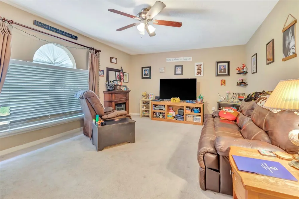 216 TRES REYES LANE Groveland, FL 34736