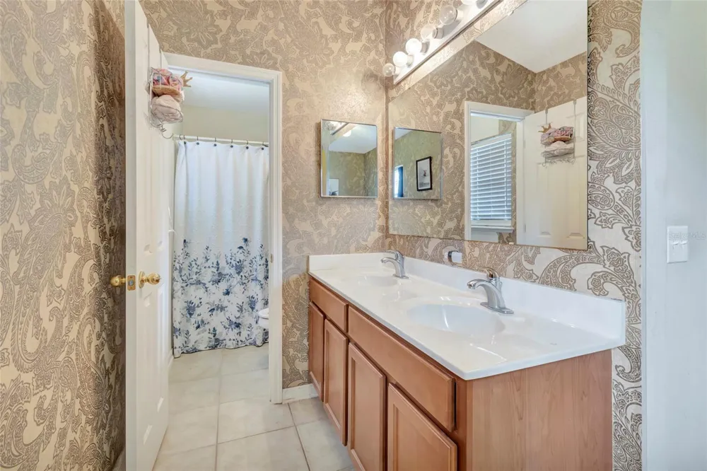 216 TRES REYES LANE Groveland, FL 34736