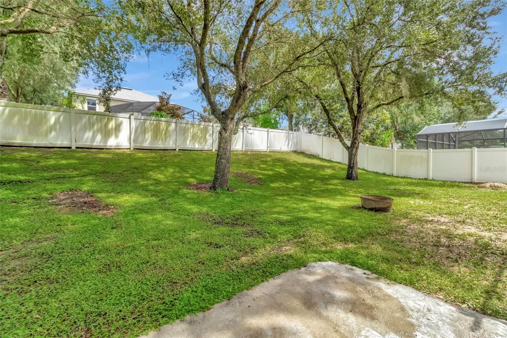 216 TRES REYES LANE Groveland, FL 34736