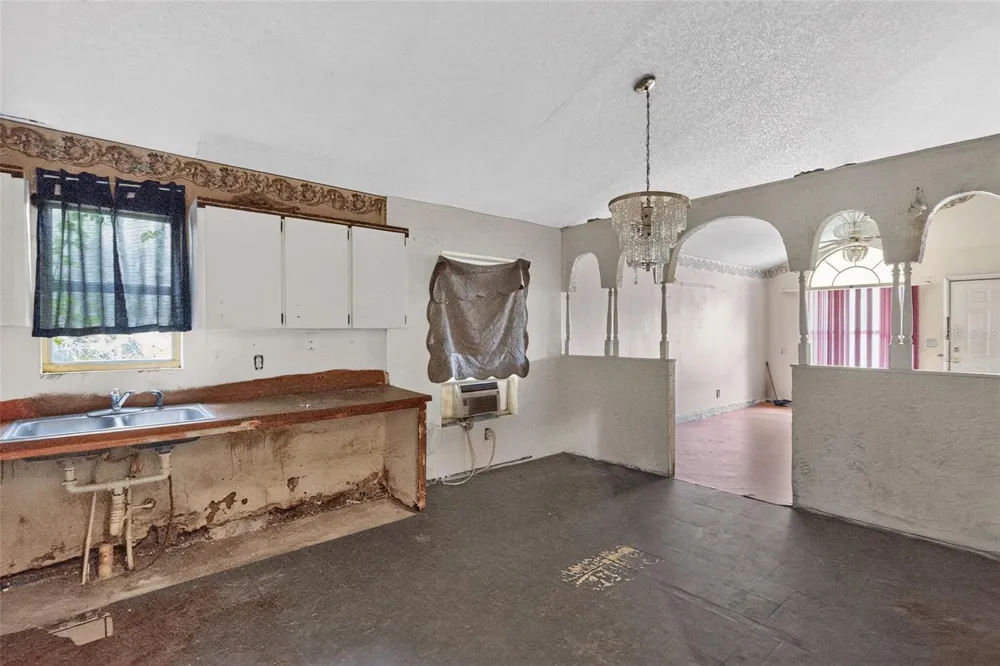 1301 W 11TH STREET Sanford, FL 32771