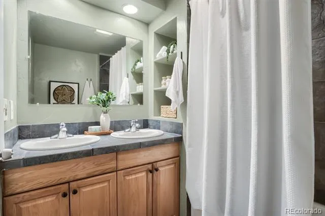 1769 Geneva Street Aurora, CO 80010
