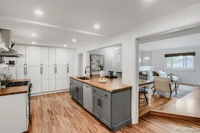 1769 Geneva Street Aurora, CO 80010