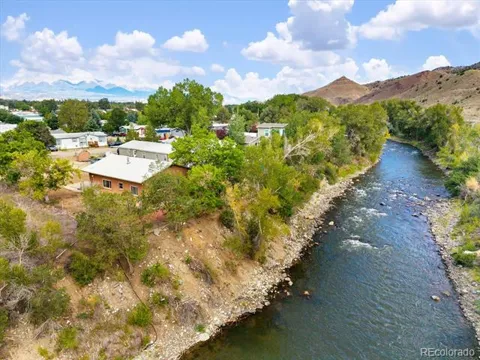 533 River Drive