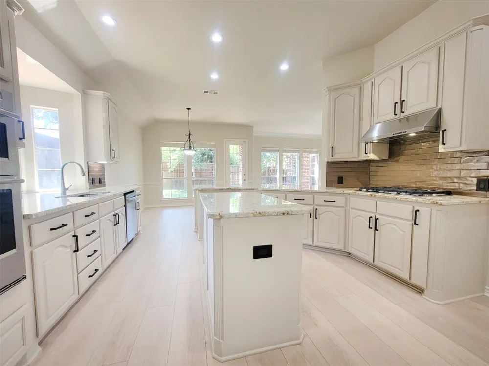 3402 Bentley Court Highland Village, TX 75077