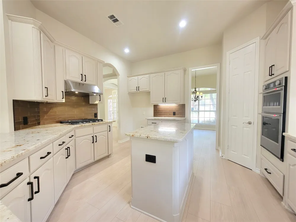 3402 Bentley Court Highland Village, TX 75077