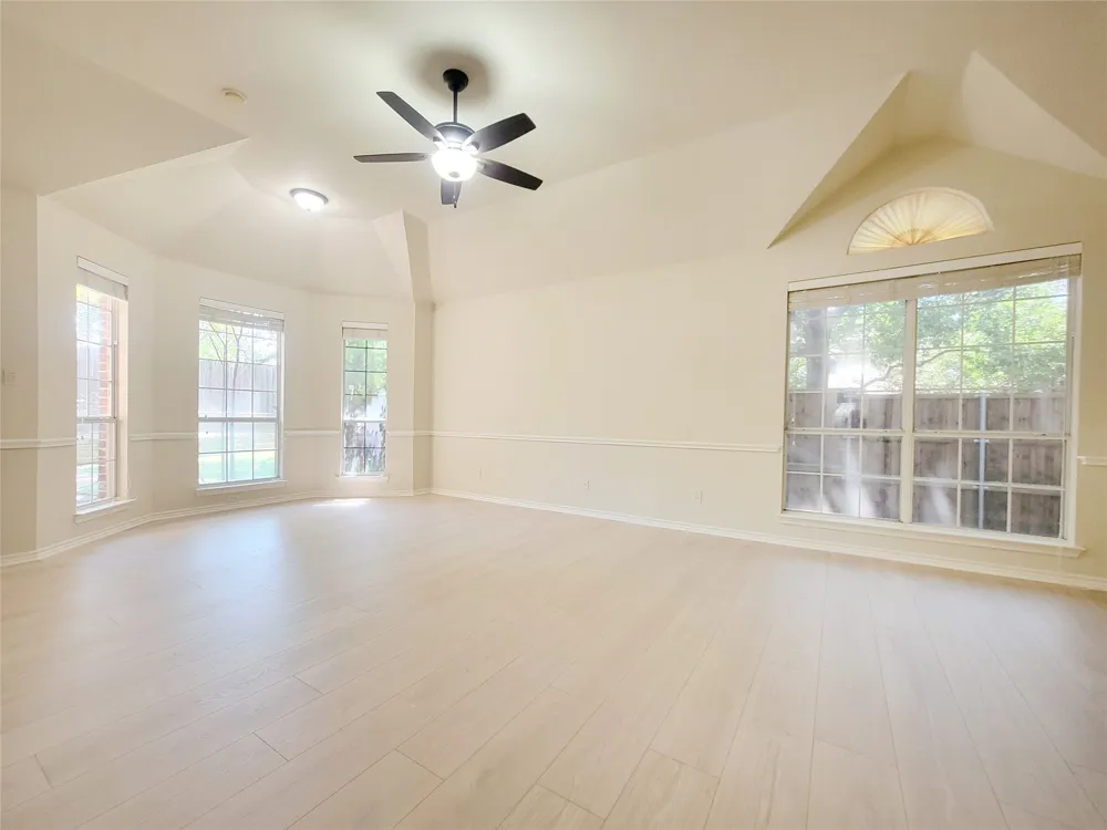 3402 Bentley Court Highland Village, TX 75077