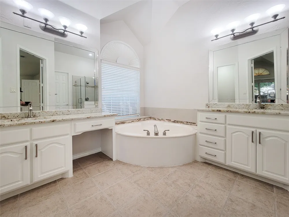 3402 Bentley Court Highland Village, TX 75077