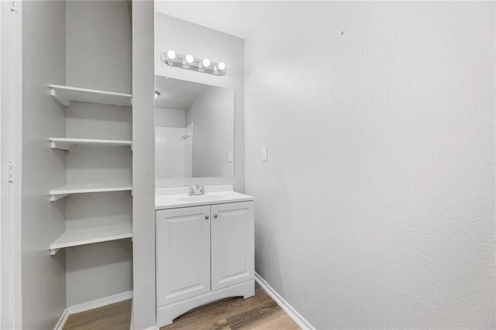 5645 Pinon Vista Drive Austin, TX 78724