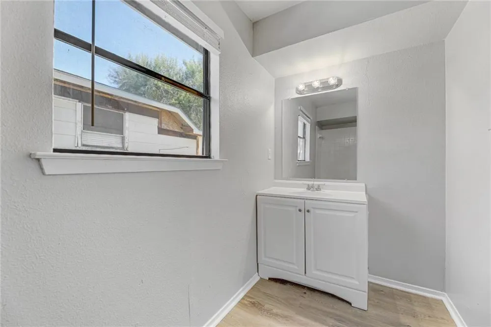 5645 Pinon Vista Drive Austin, TX 78724